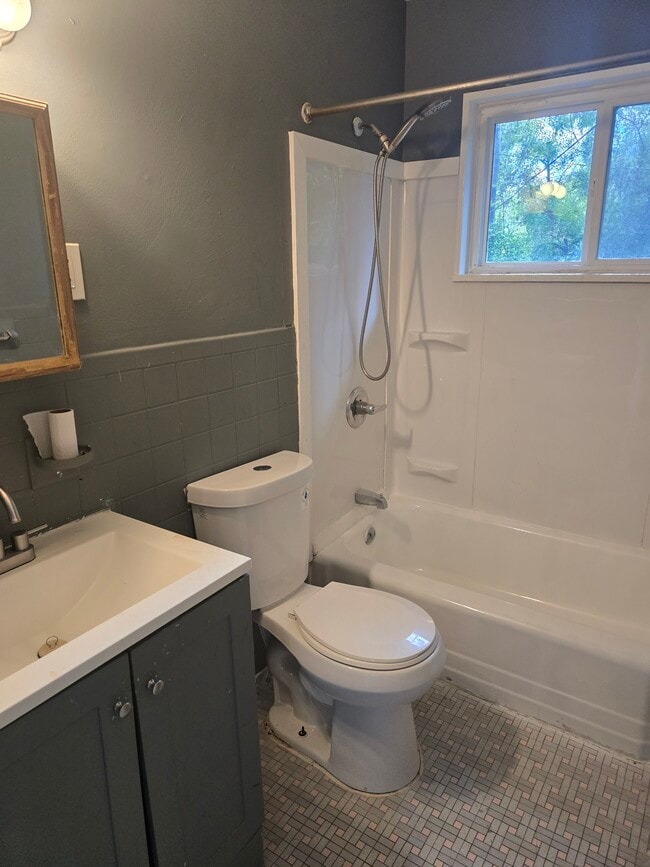 Building Photo - 8823 Cranberry Ln
