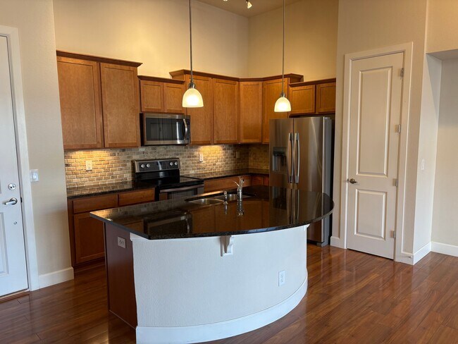 Foto del edificio - 301 Inverness Way S