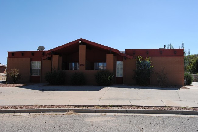 Foto del edificio - 5524 Oakbriar Cir