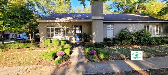 Building Photo - 402 Church St NE