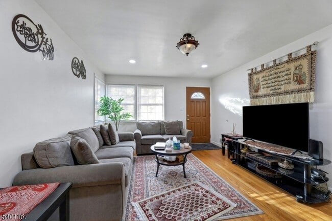 Foto del edificio - 188 Luddington Ave