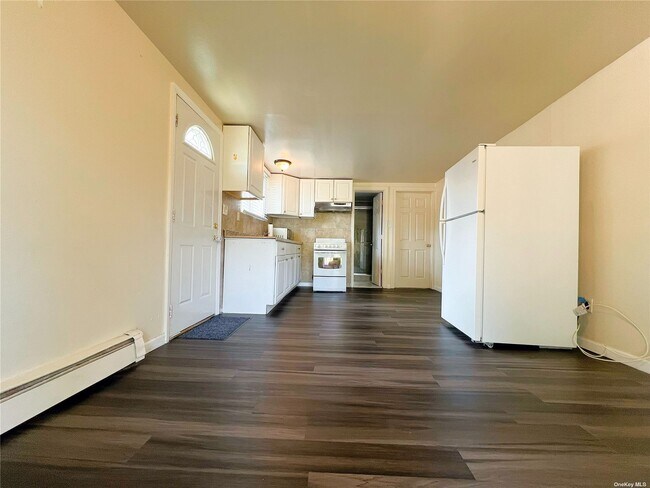 Foto del edificio - 307 Great East Neck Rd