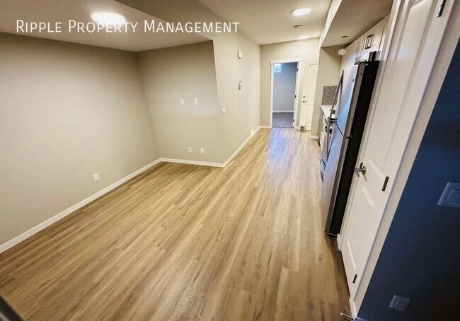 Photo du bâtiment - Modern 1 Beds, 1 Baths Basement/Lower | Av...