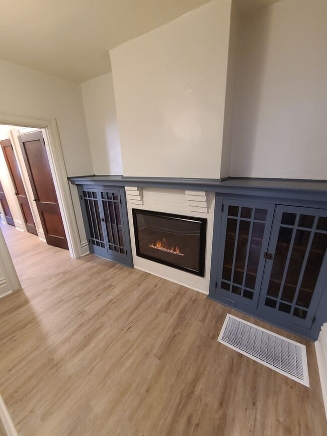 Building Photo - 411 McKee Pl