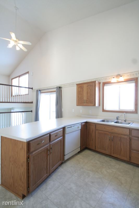 Building Photo - 3 br, 2.5 bath House - 2110 Ponderosa Dr SW