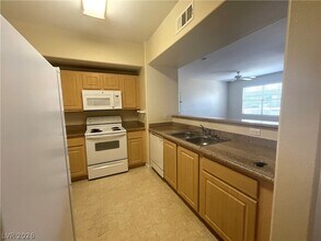 Building Photo - 8000 W Badura Ave
