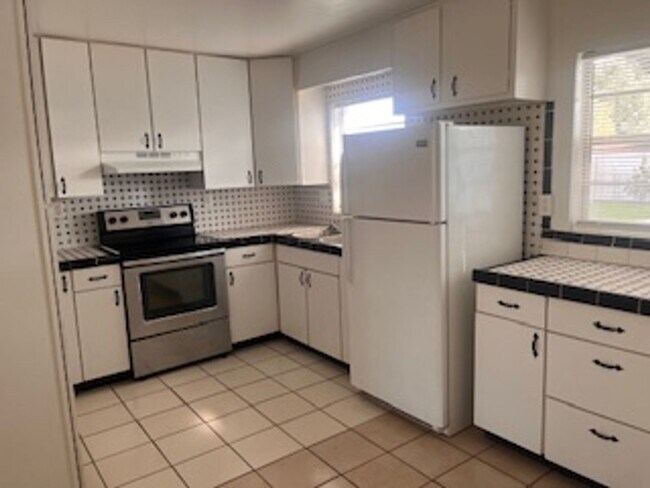 Foto del edificio - 1905 E Linda St