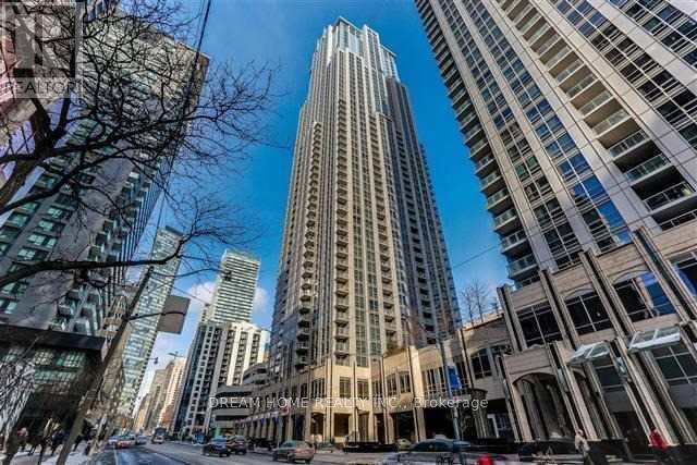 Photo principale - 763-1763 Bay St.