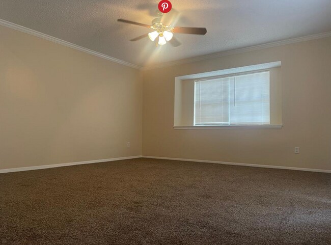 Foto del edificio - 148 W Woodstock Circle Dr