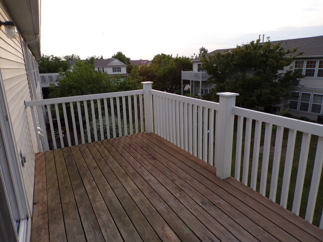 Building Photo - 1595 Millbrook Dr