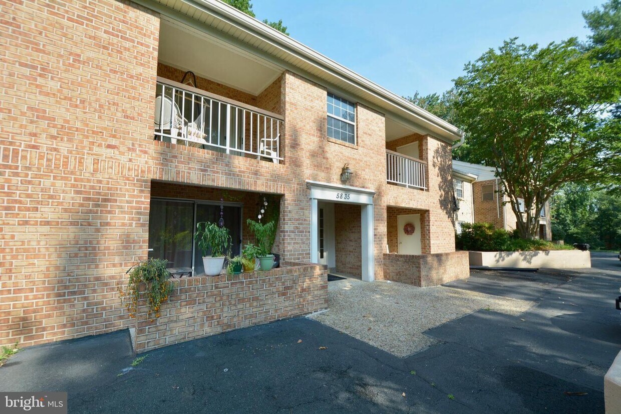 5835 Cove Landing Rd Unit 304, Burke, VA 22015 Condo for Rent in
