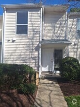 Building Photo - 3805 Staffordshire Ln