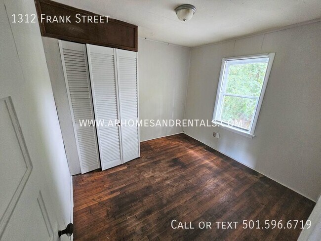 Building Photo - 1312 Frank St
