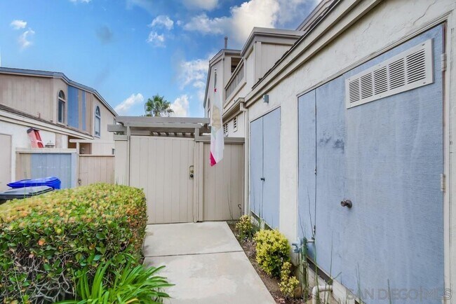 Building Photo - 1440 Camino Lujan