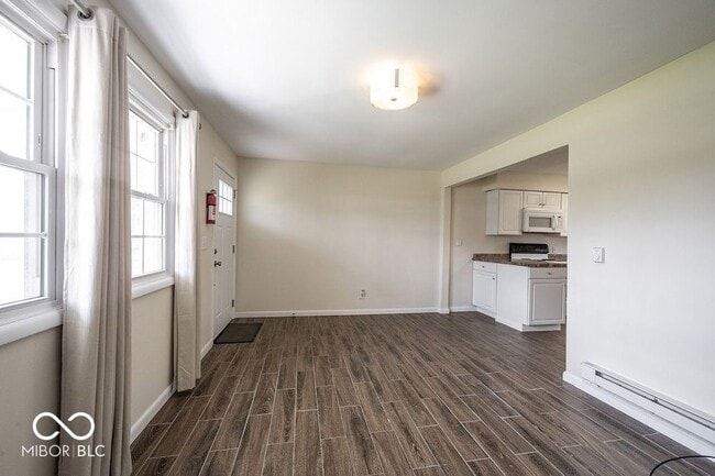 Building Photo - 140 Maple Park Dr