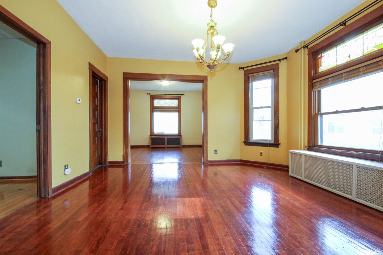 Primary Photo - 3212 Cedar Ave S