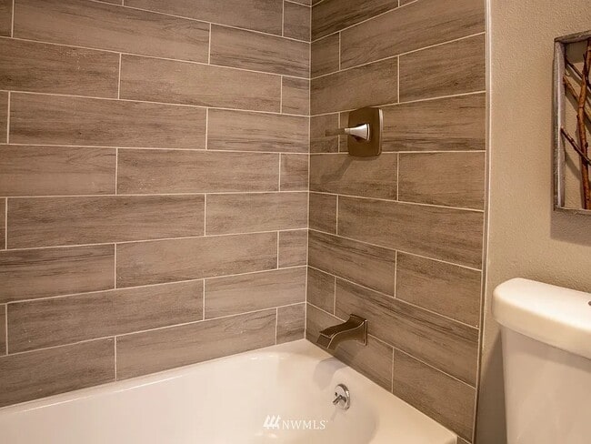 Foto del edificio - 13717 Linden Ave N