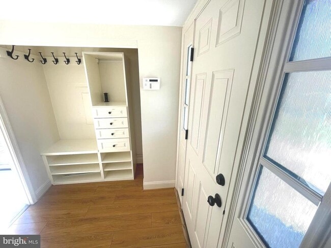 Building Photo - 301 Worthington Dr