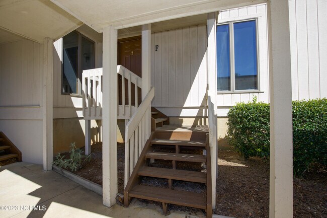 Building Photo - 36 Martin Dr