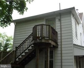 Building Photo - 40 Oak Ave