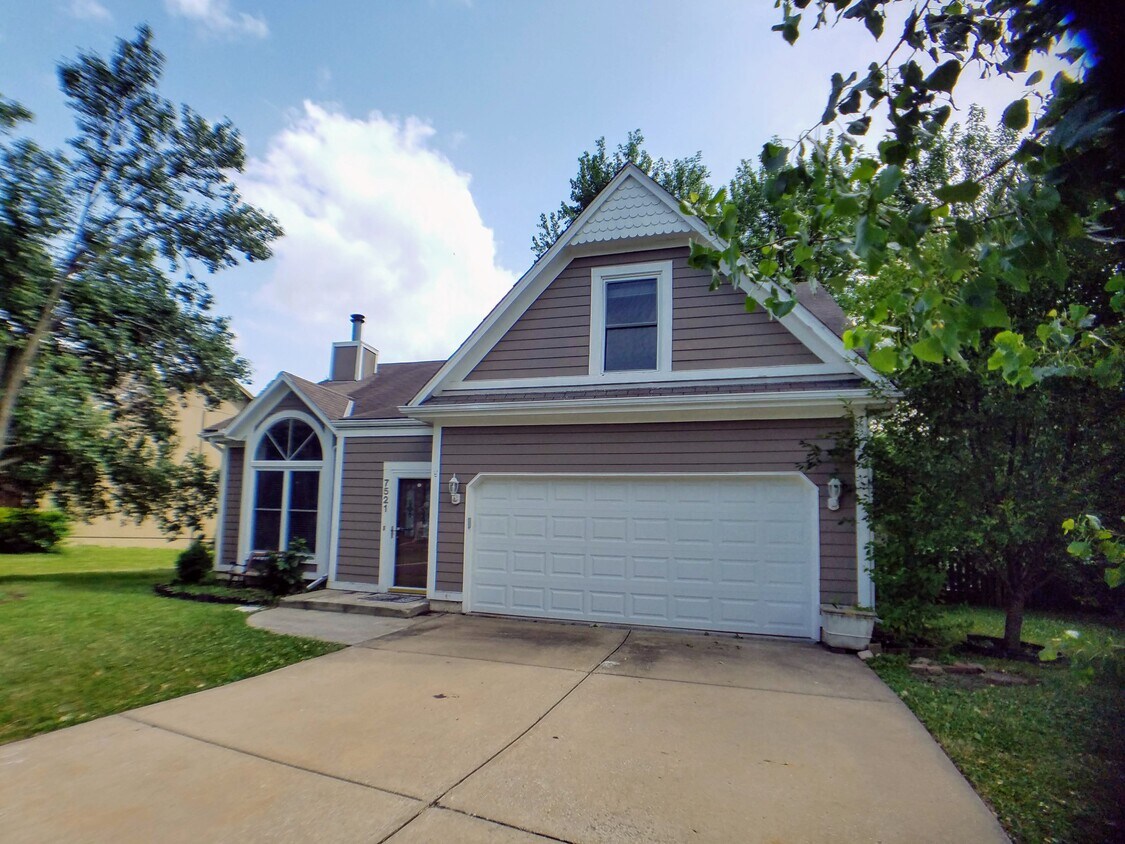 7521 W 154th Terrace, Overland Park, KS 66223 House Rental in