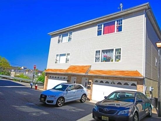 Foto principal - 509 New Castle Rd