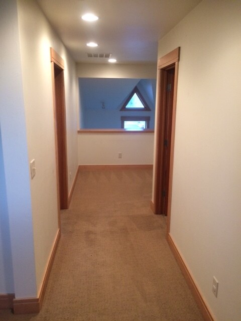 Building Photo - 1281 Stoneridge Dr