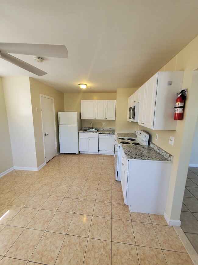 Kitchen/Dining - 6716 Milltown Ct