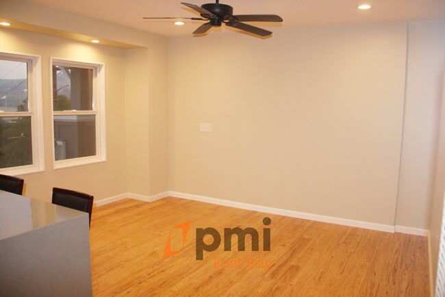 Building Photo - Modern 2bd/1ba Apartment with View