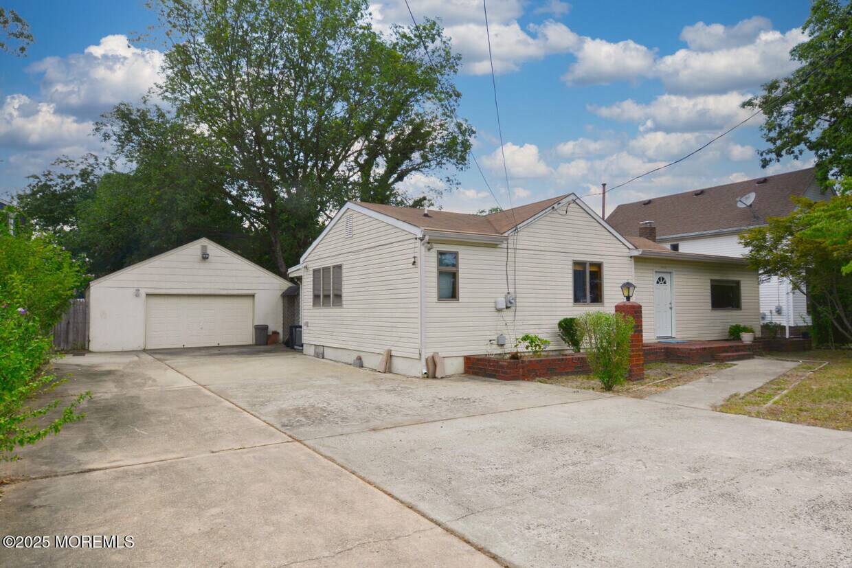 Foto principal - 1111 River Ave