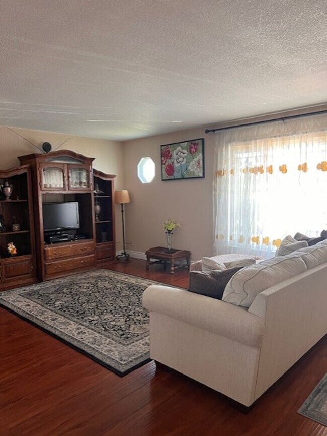 Foto del edificio - Furnished Home for Rent – North Highlands, CA