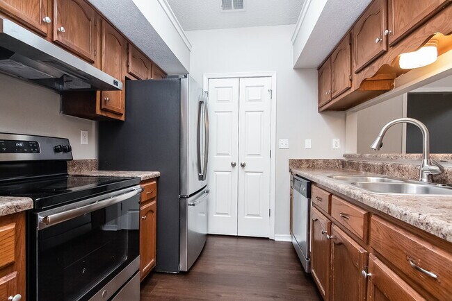 Building Photo - 10102 Williford Dr