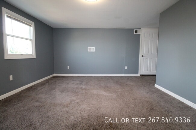 Building Photo - 421 Bridgeboro St