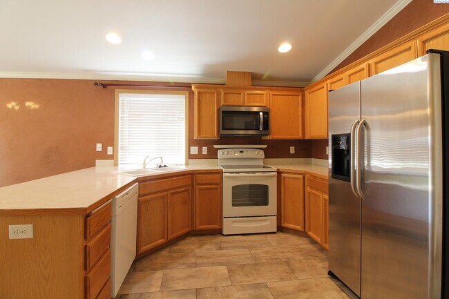 Foto del edificio - 3 bed, 2 bath home in West Pasco