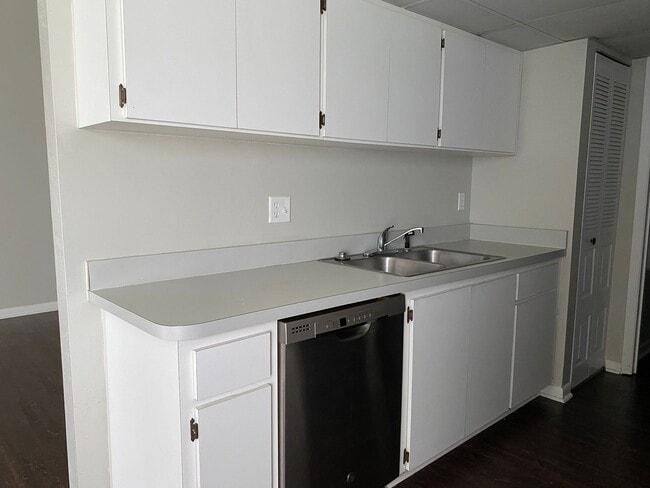 Foto del edificio - 2 Bedroom 2 Bathroom - Serenola Manor