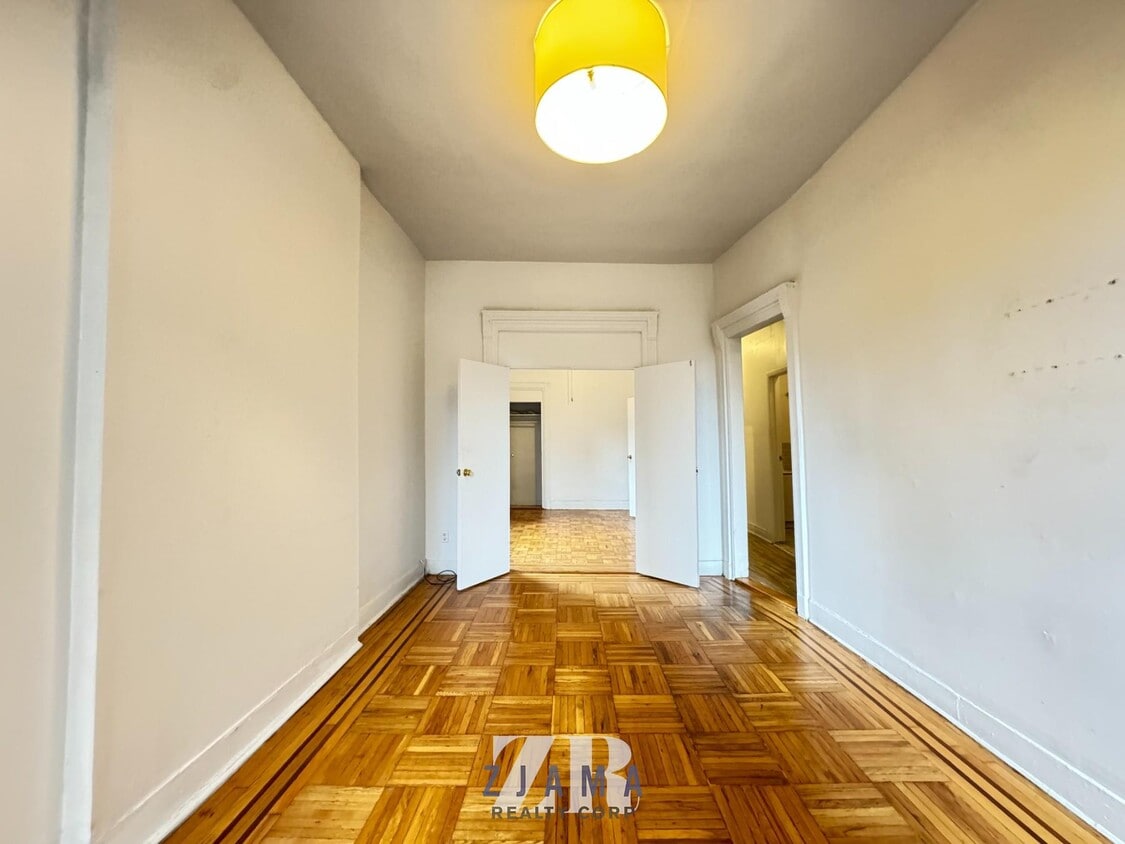 Primary Photo - 1047 Bedford Ave