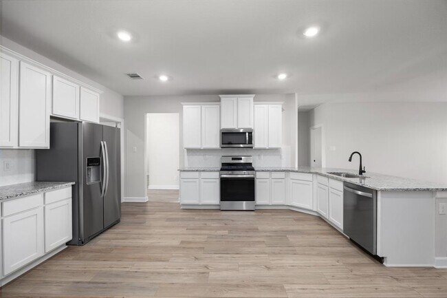 Building Photo - 3206 Banyan Dr