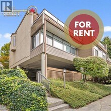 Building Photo - 220 4th St E