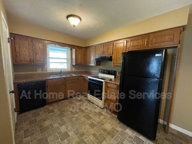 Building Photo - 1354 S Arcadia Ave