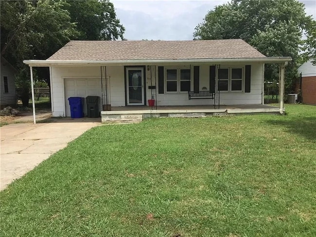 Building Photo - 209 W Haddock St