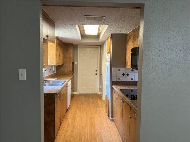 Foto del edificio - 11318 Beauvoir Dr