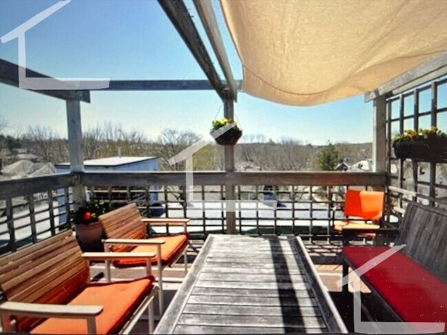 Foto del edificio - Nice Brookline 3 bed