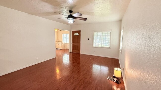 Building Photo - 3517 E Lamona Ave