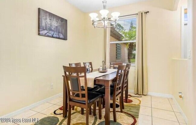 Foto del edificio - 463 Eldron Blvd NE