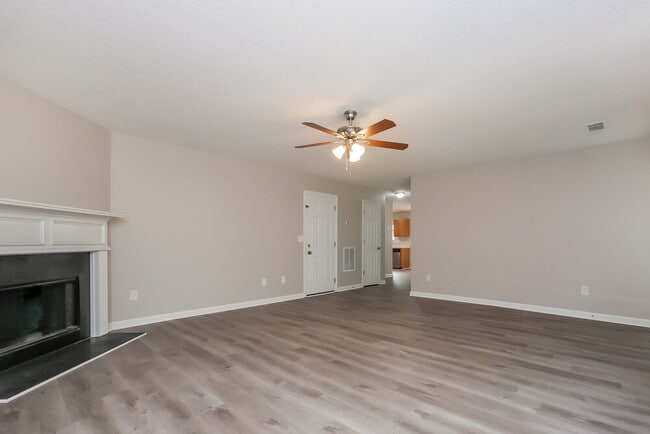 Building Photo - 62 Lake Crossing Ct