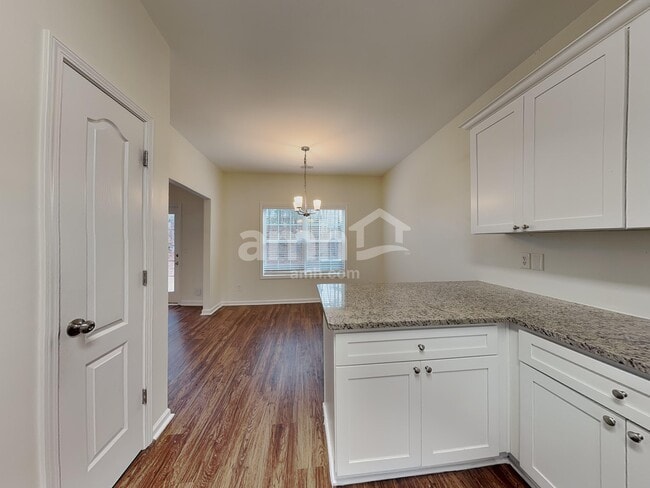 Building Photo - 92 Brookvalley Crossing