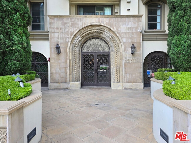 Foto del edificio - 10795 Wilshire Blvd