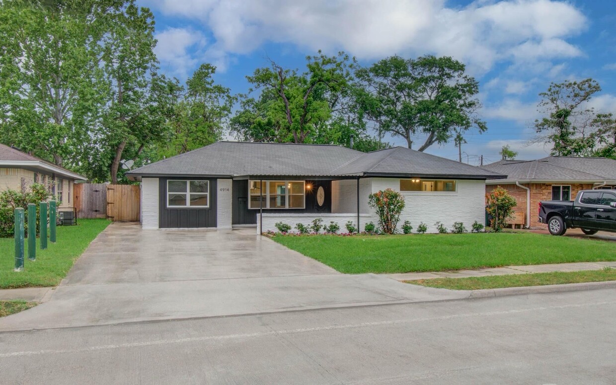 Foto principal - 4914 W 43rd St