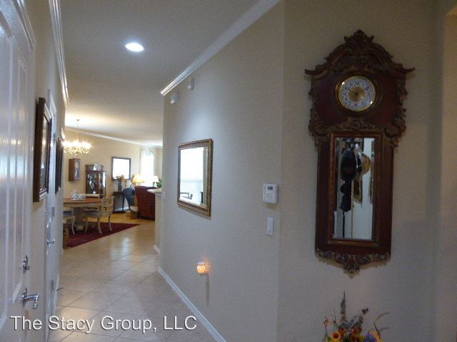 Building Photo - 230 Monument Hill Trl