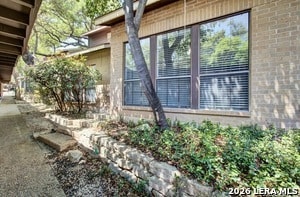 Building Photo - 8633 Datapoint Dr